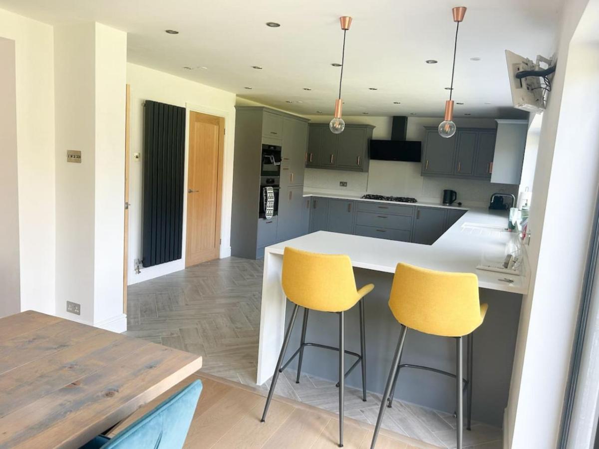 Luxe 5 Bed House In Guildford. Morden Amenities Villa Normandy Exterior photo