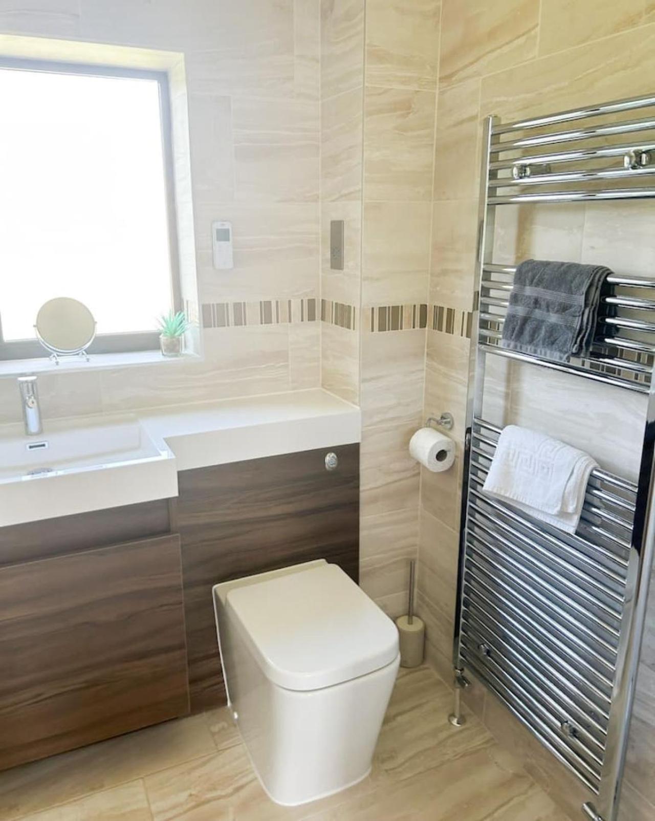Luxe 5 Bed House In Guildford. Morden Amenities Villa Normandy Exterior photo